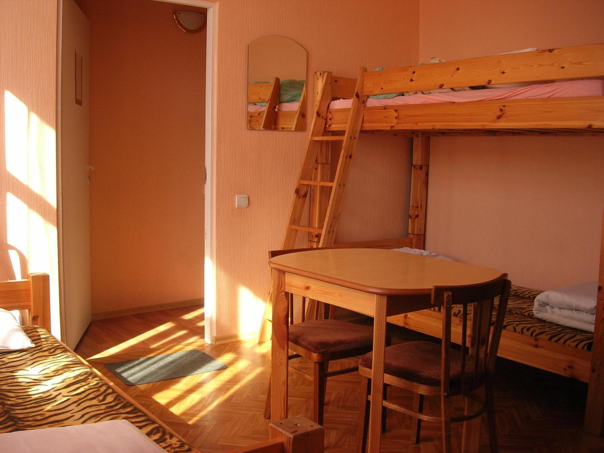 Elizabeth'S Yh Rooms Riga Exteriör bild