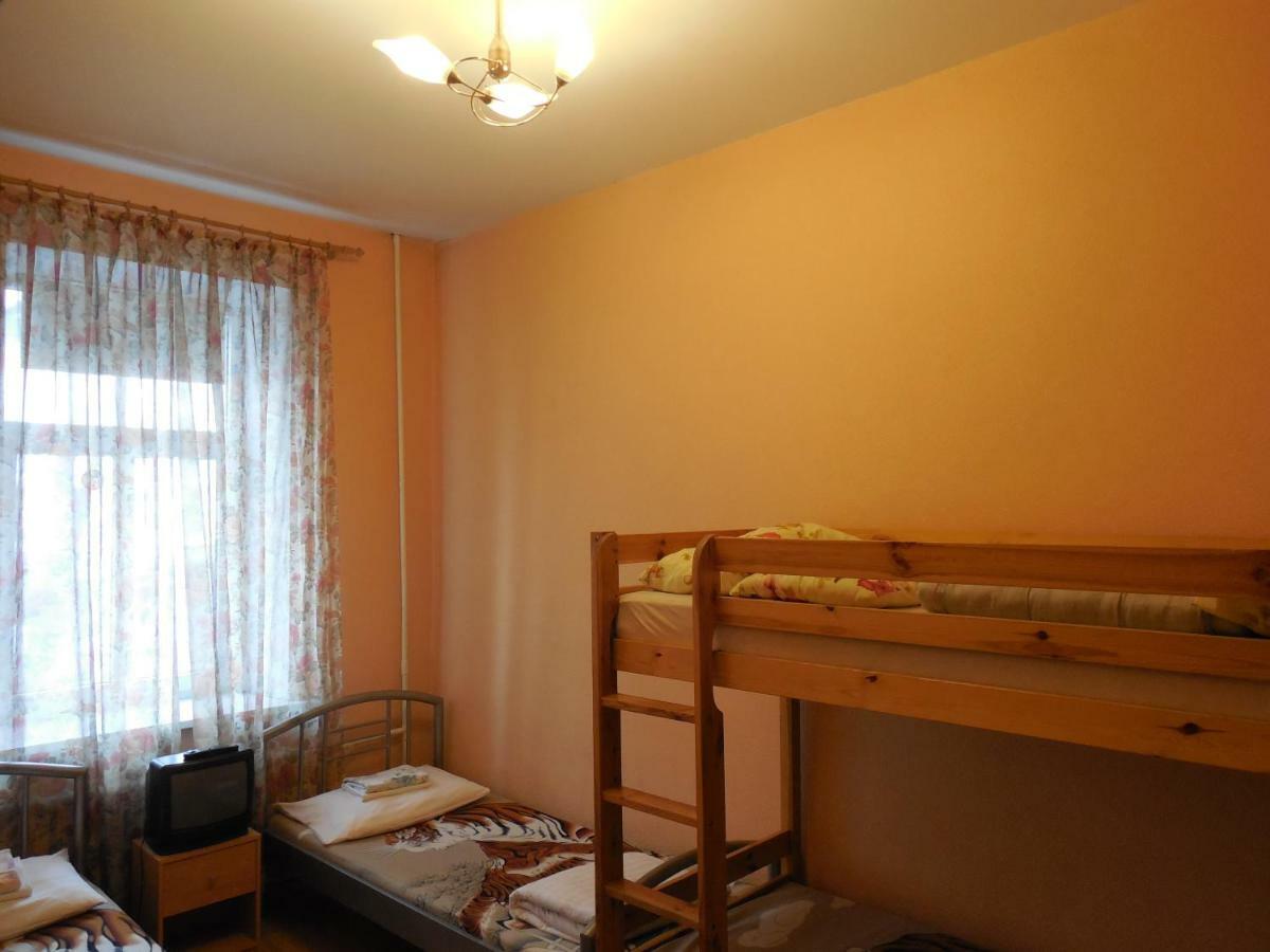 Elizabeth'S Yh Rooms Riga Exteriör bild